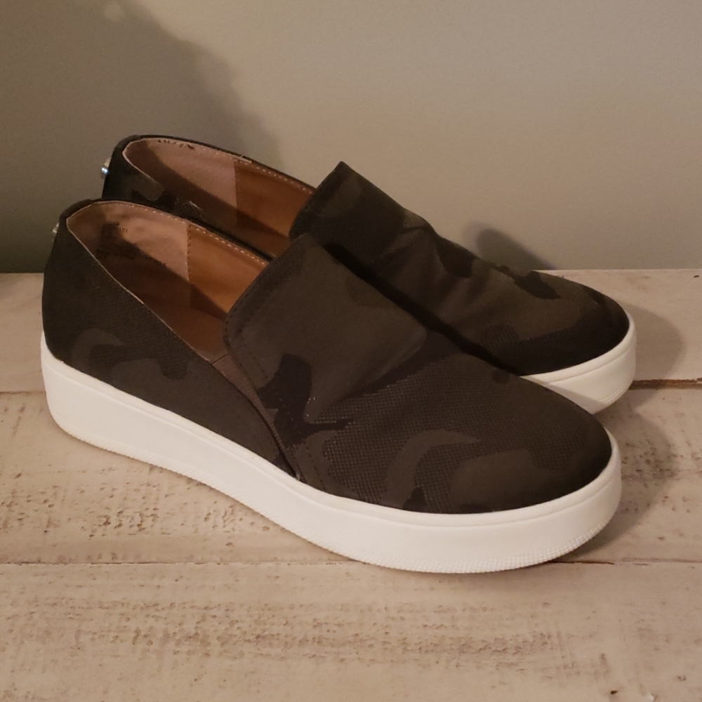 Steve Madden Camo sneakers